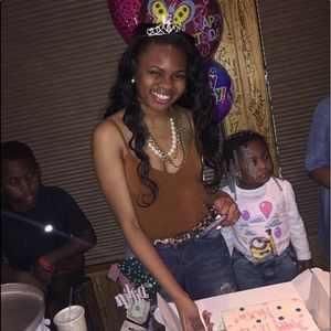 Meet your Posher, Nikia